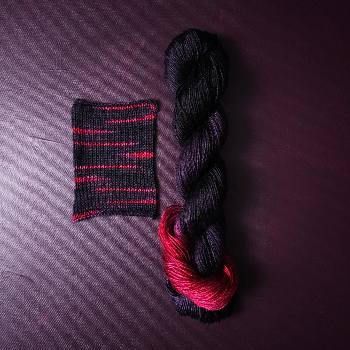Bloody Mary, hand dyed vegan yarn, assigned pooling yarn, fingering / DK weight knitting yarn, tencel OR bamboo yarn, shiny crochet thread